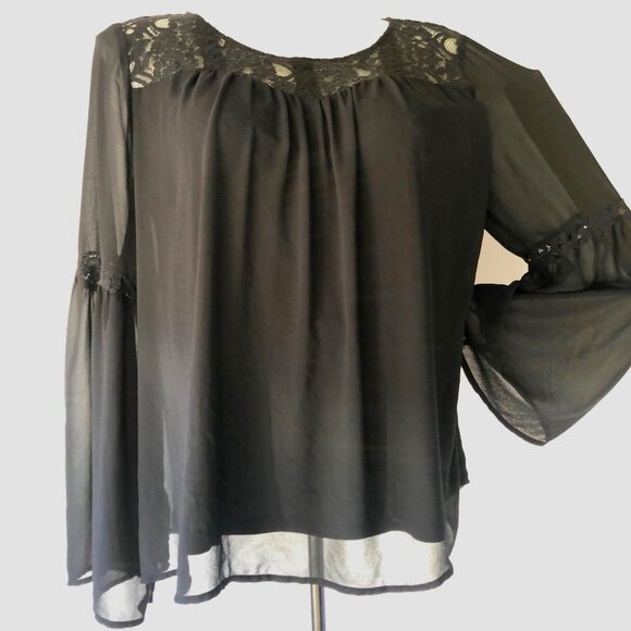 Black blouse Torrid Blouse Size 1 - Picture 1 of 8